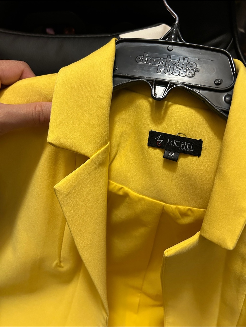 Michele light Yellow Sleeveless Blazer